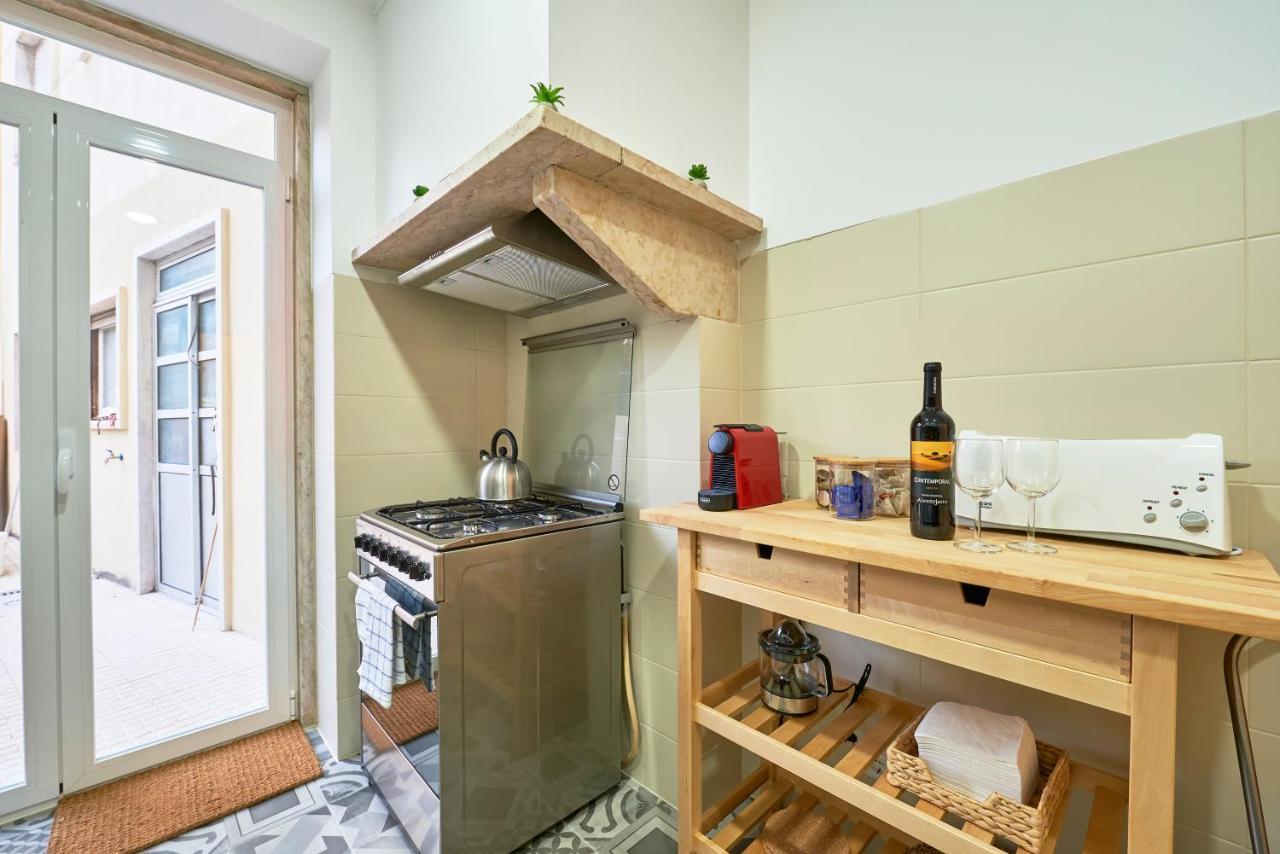 Belém Light Filled Apt With Patio, By TimeCooler Lisboa Exterior foto